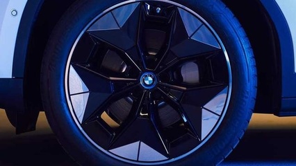 宝马纯电SUV官图曝光,增加蓝色元素,轮毂能提高续航?